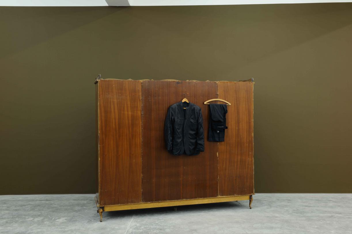 Inside Out, 2002, Wood, fabric, 200 x 240 x 60 cm, Ed. 3 + 2 AP