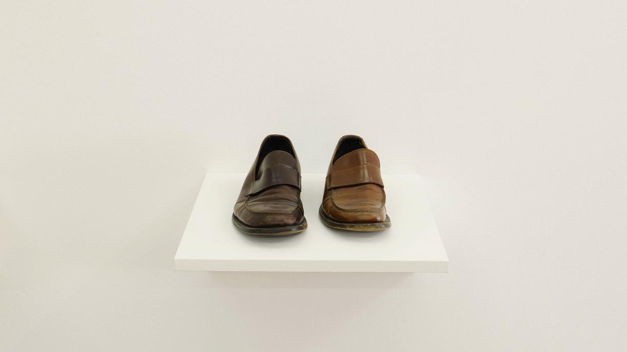 Right and Right, 1999, Two leather shoes, size 41 and size 43, 10 x 26 x 30 cm, Ed. 1 + 1 AP