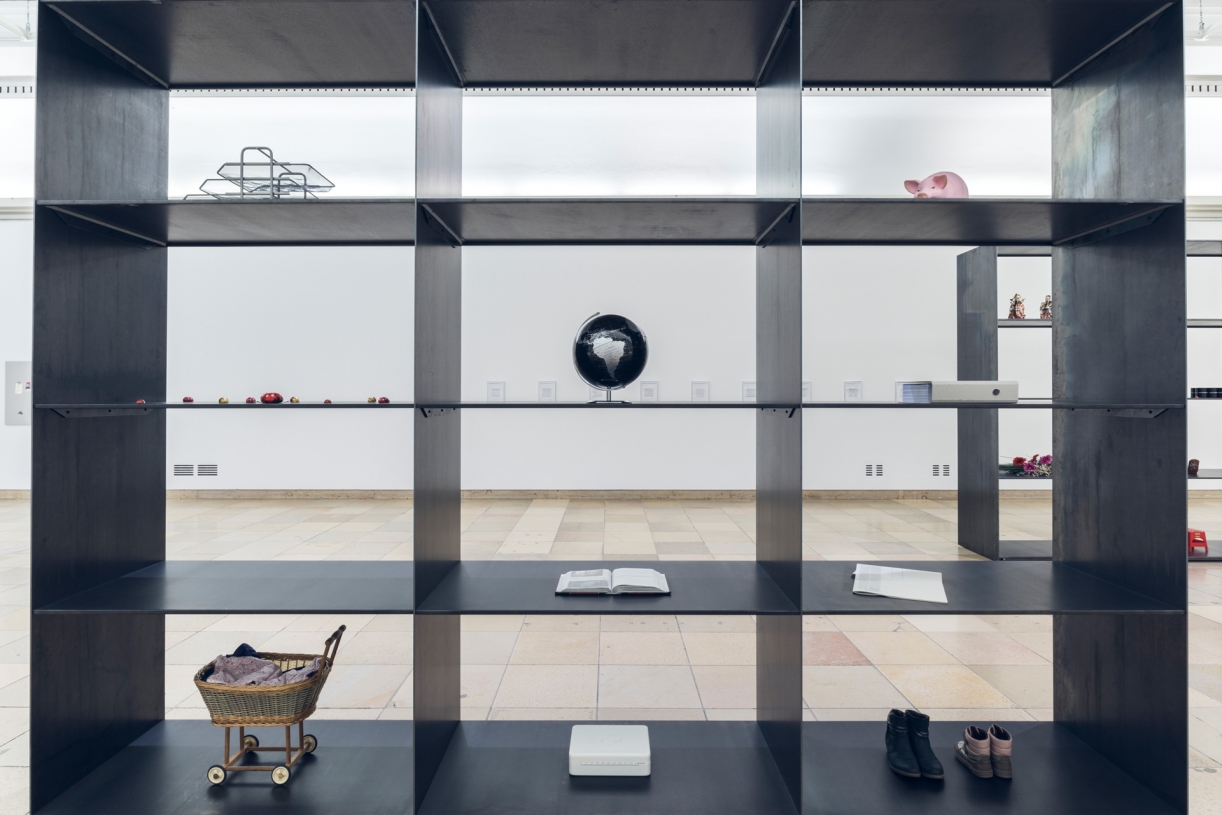 Sung Tieu, Zugzwang, Exhibition view, Haus der Kunst, 2020