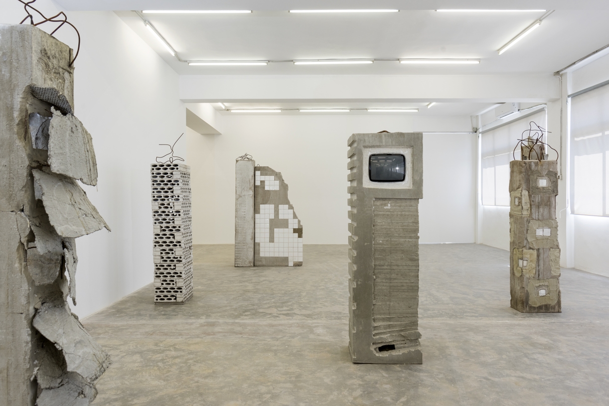 Marwan Rechmaoui, Pillars, 2014-ongoing, Exhibition view, Sfeir-Semler Gallery Beirut, 2021