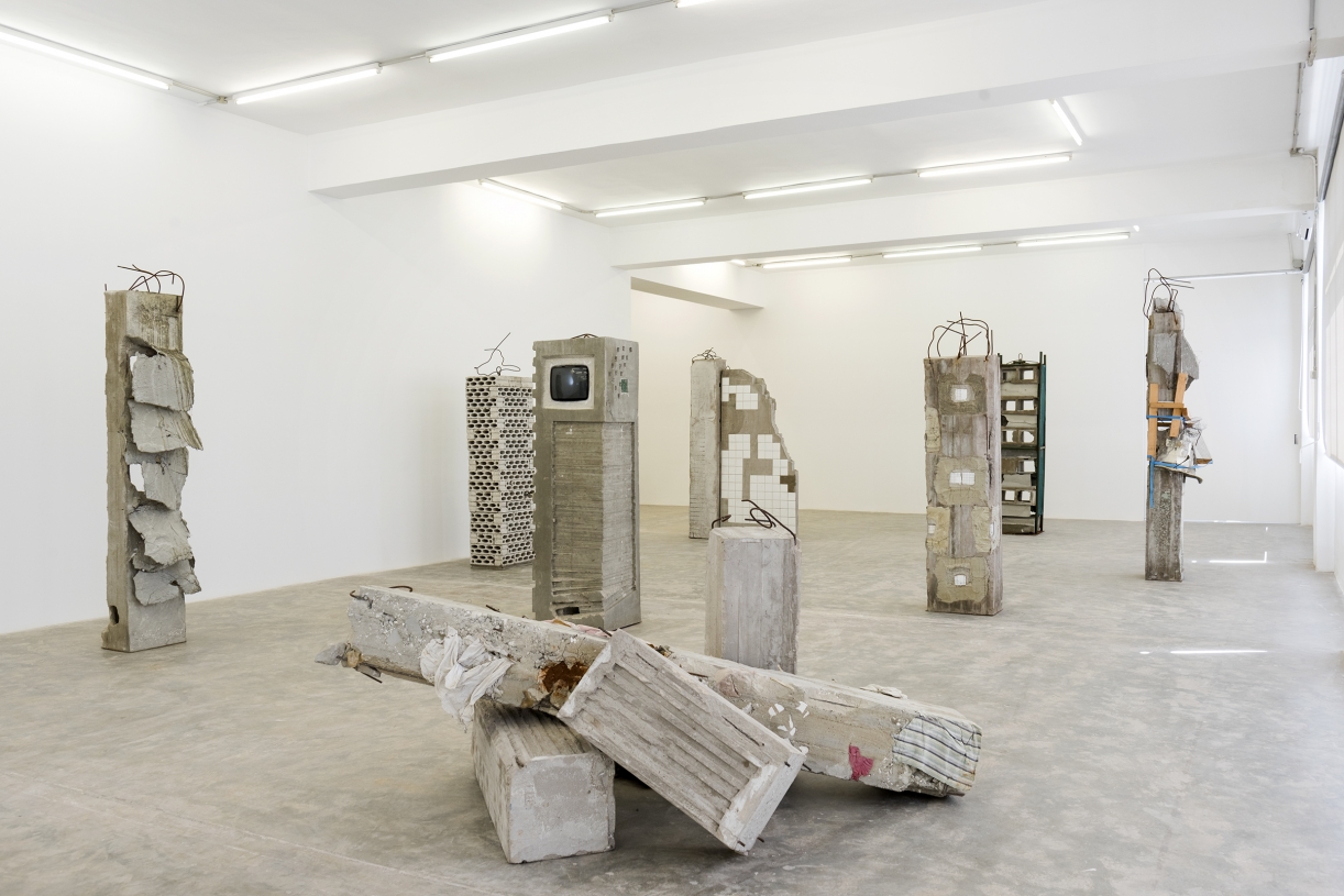 Marwan Rechmaoui, Pillars, 2014-ongoing, Exhibition view, Sfeir-Semler Gallery Beirut, 2021