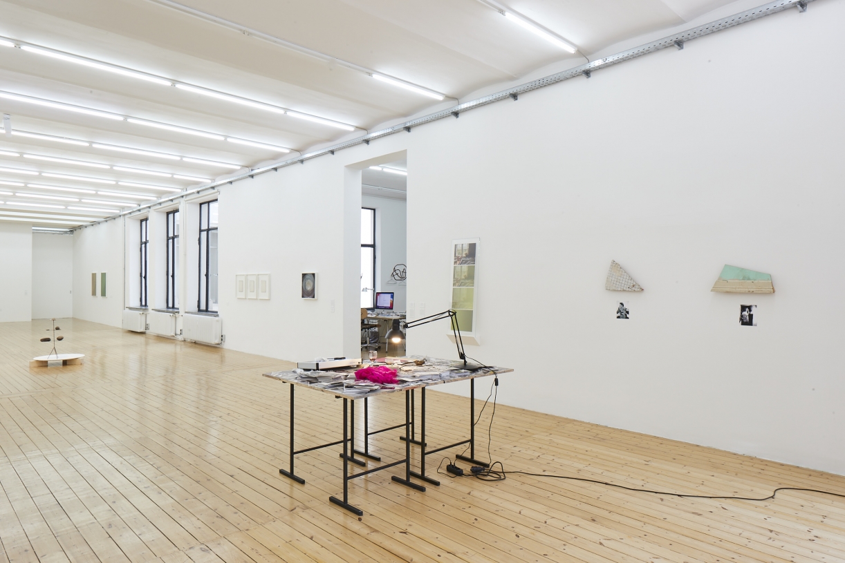 Mac Adams, Cartography of a Crime, 2018, Installation view, Mac Adams & Dove Allouche: Das unsichtbare Bild, Sfeir-Semler Gallery Hamburg, 2021