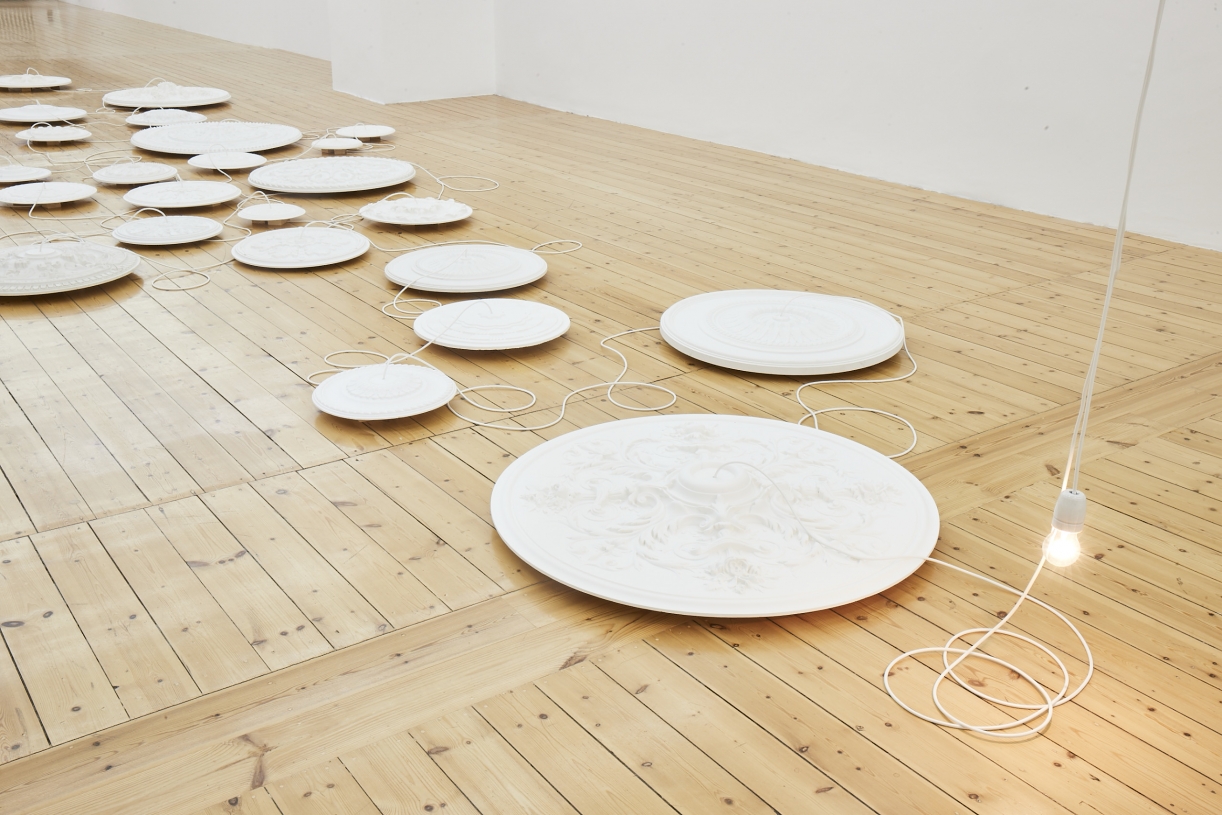 Rayyane Tabet, Rosettes, 2021, Single rosettes between 29 and 100cm diameter, Installation size variable, Exhibition view Sfeir-Semler Gallery Hamburg 2021