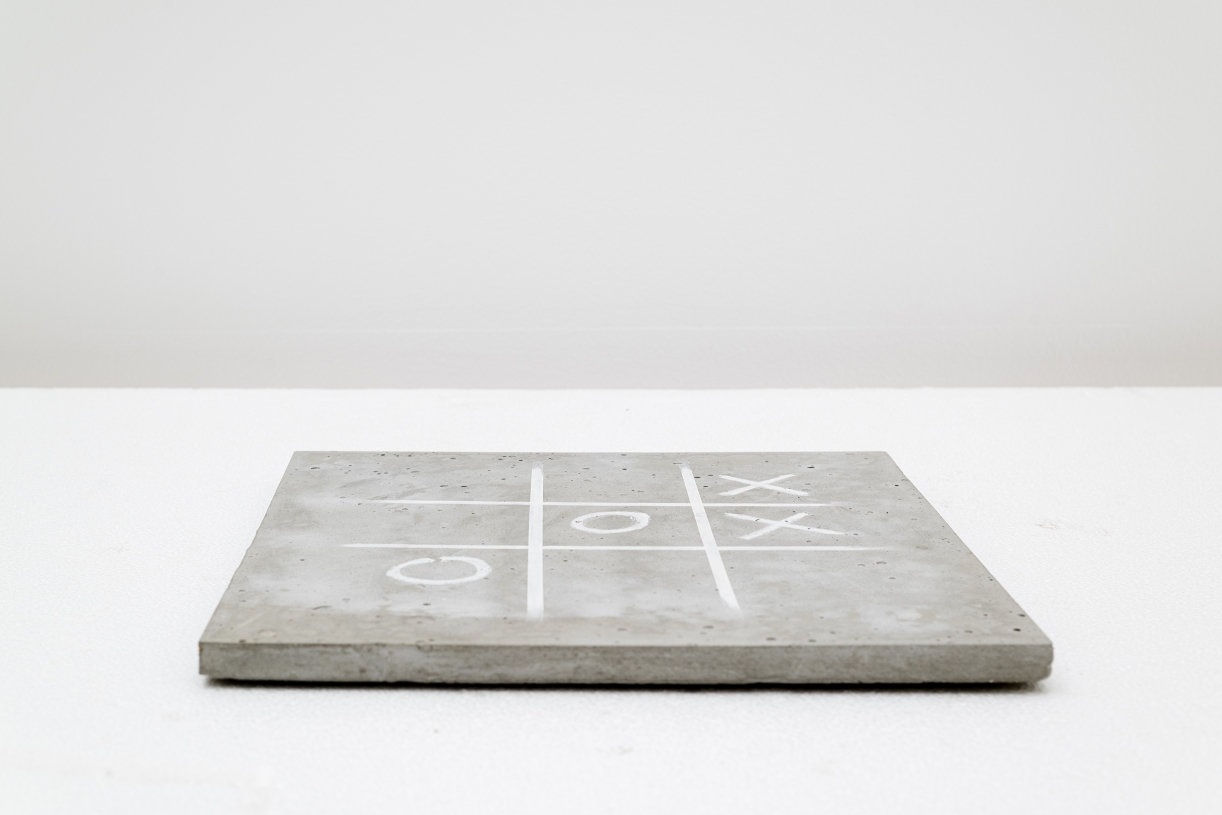 XO, 2024, Oil pastel on grout, 36 × 36 × 2 cm