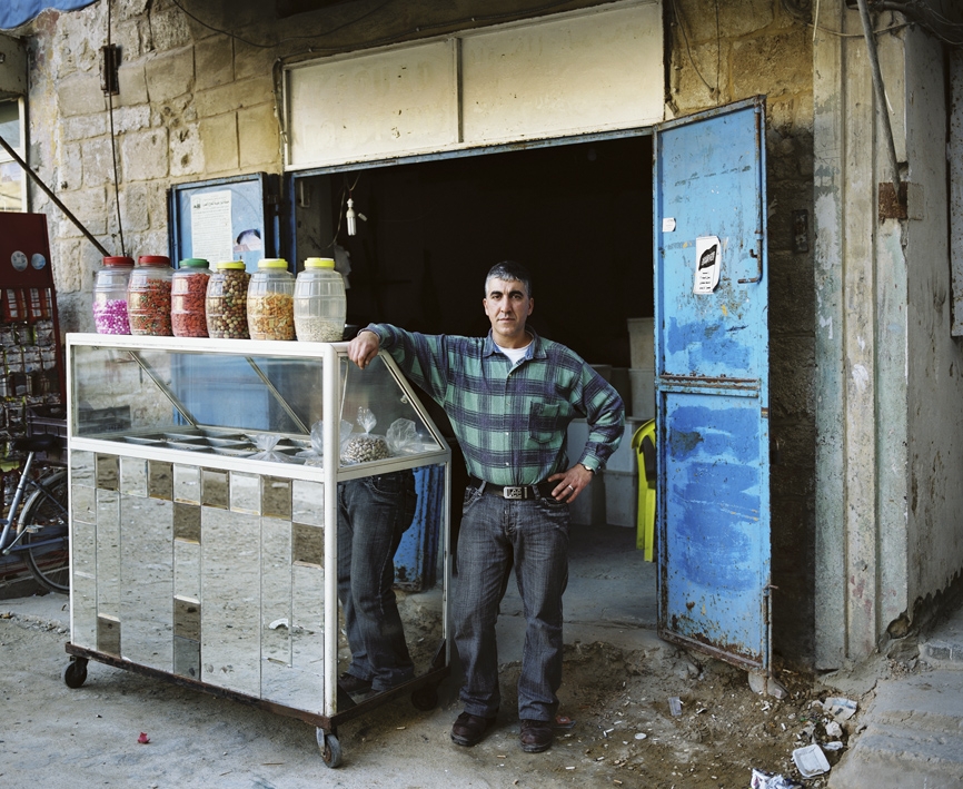 Hashem El Madani: Itinerary, 2007, 77, black and white, silver prints, 33 x 41 cm each, 31 color silver prints, 24 x 28 cm each