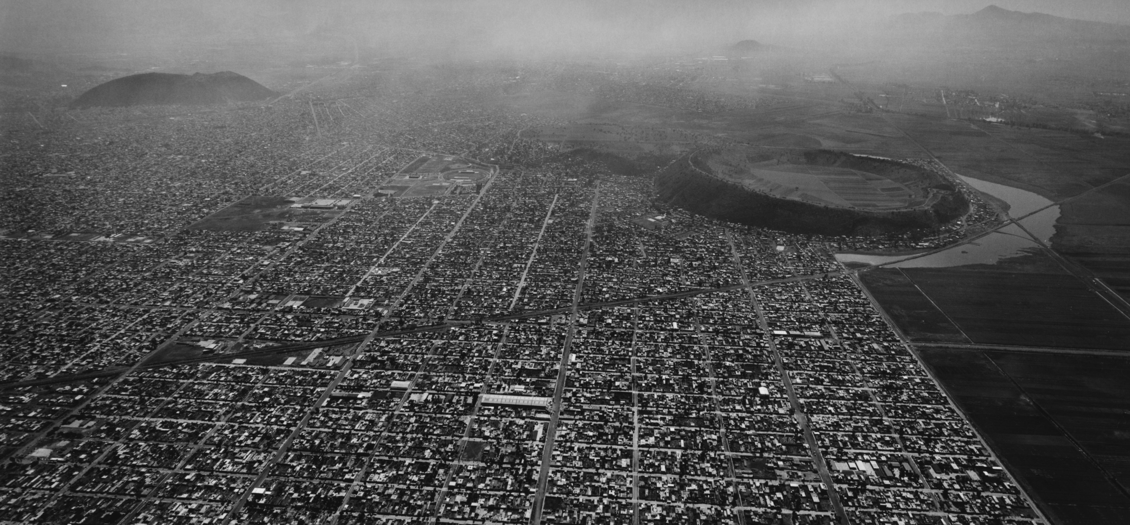 Balthasar Burkhard, Mexico, 1999, Silver gelatine print, mounted on aluminium, 125 x 250 x 4 cm