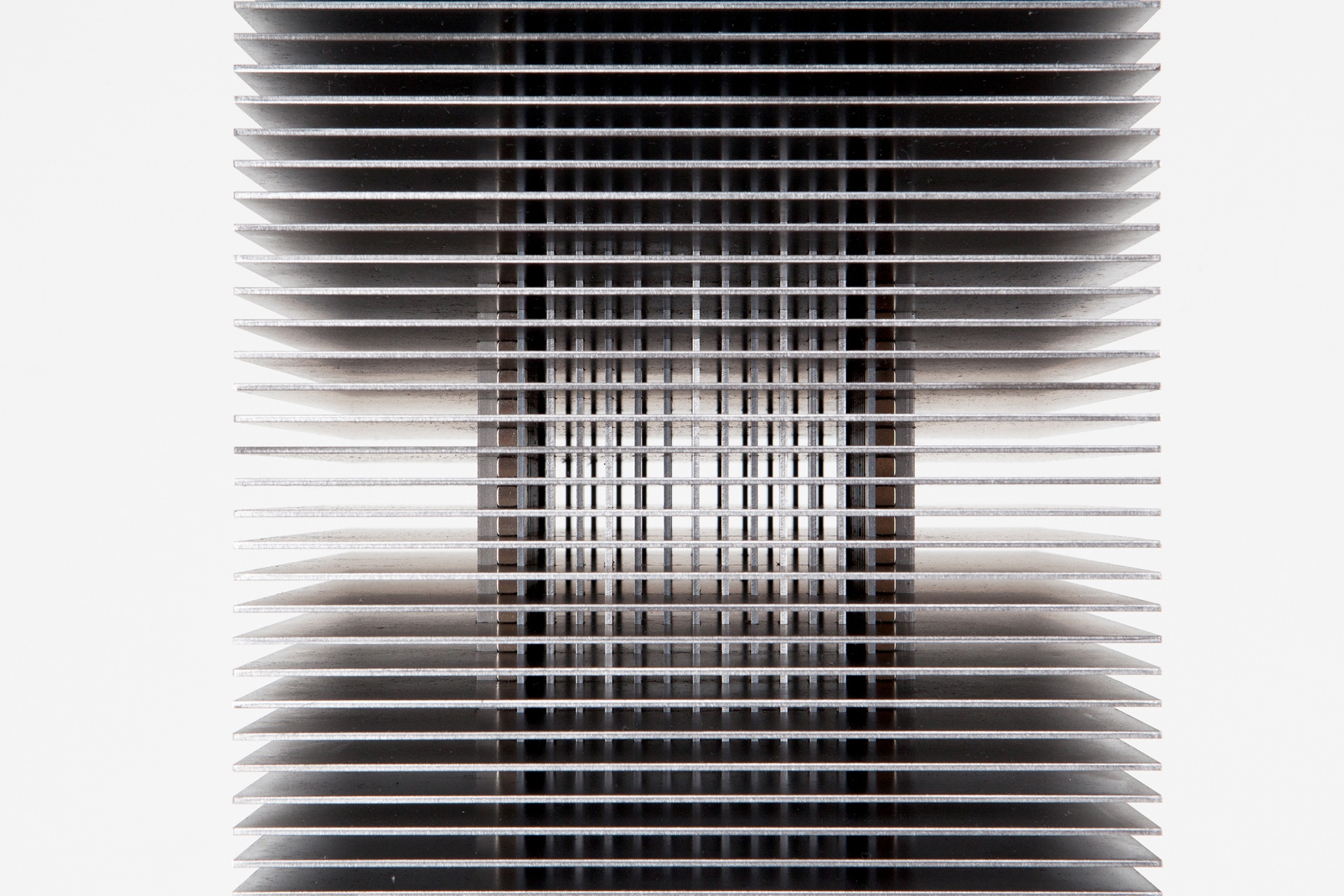 Timo Nasseri, Babel III, 2018, Steel and magnets, 76,5 x 19 x 19 cm, Edition 3 + 1 AP