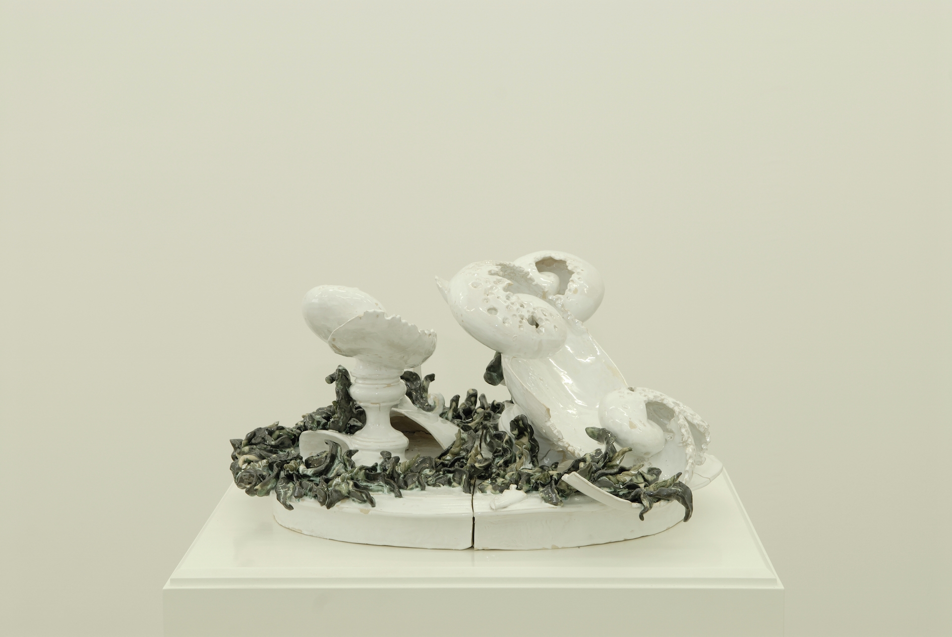 Moritz Altmann, Three Bowls, 2007, glazed ceramic, 60 x 48 x 35 cm