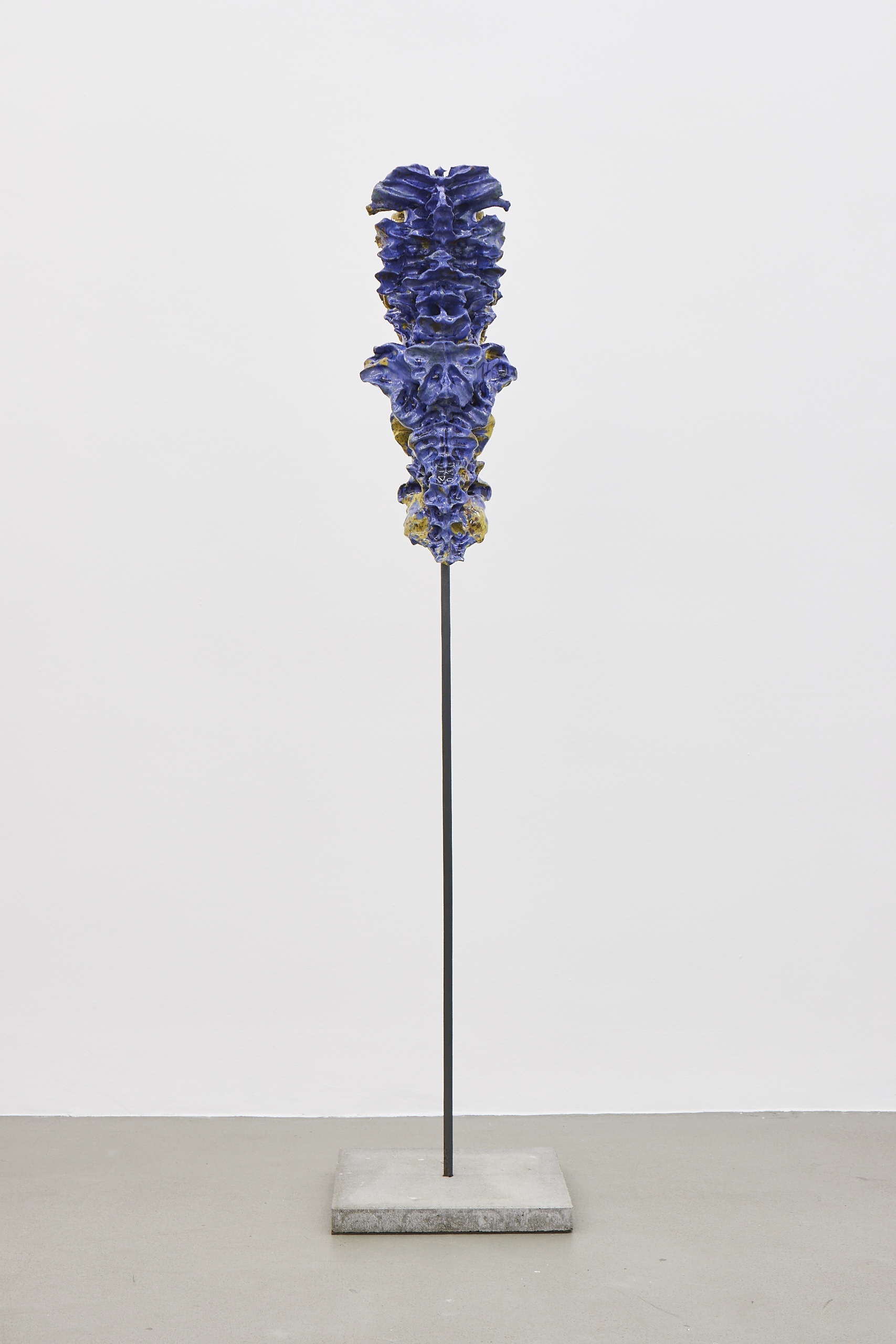 Moritz Altmann, lah, 2017, glazed ceramic, 69 x 29ø cm