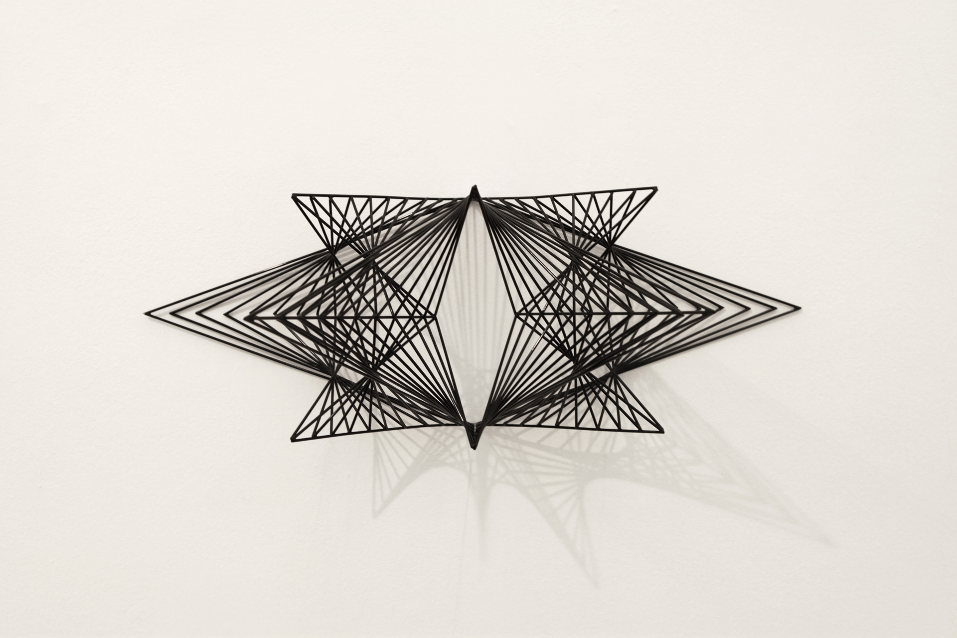 Timo Nasseri, Mesh #4, 2012, Steel, powder coated, 19 x 58 x 24 cm