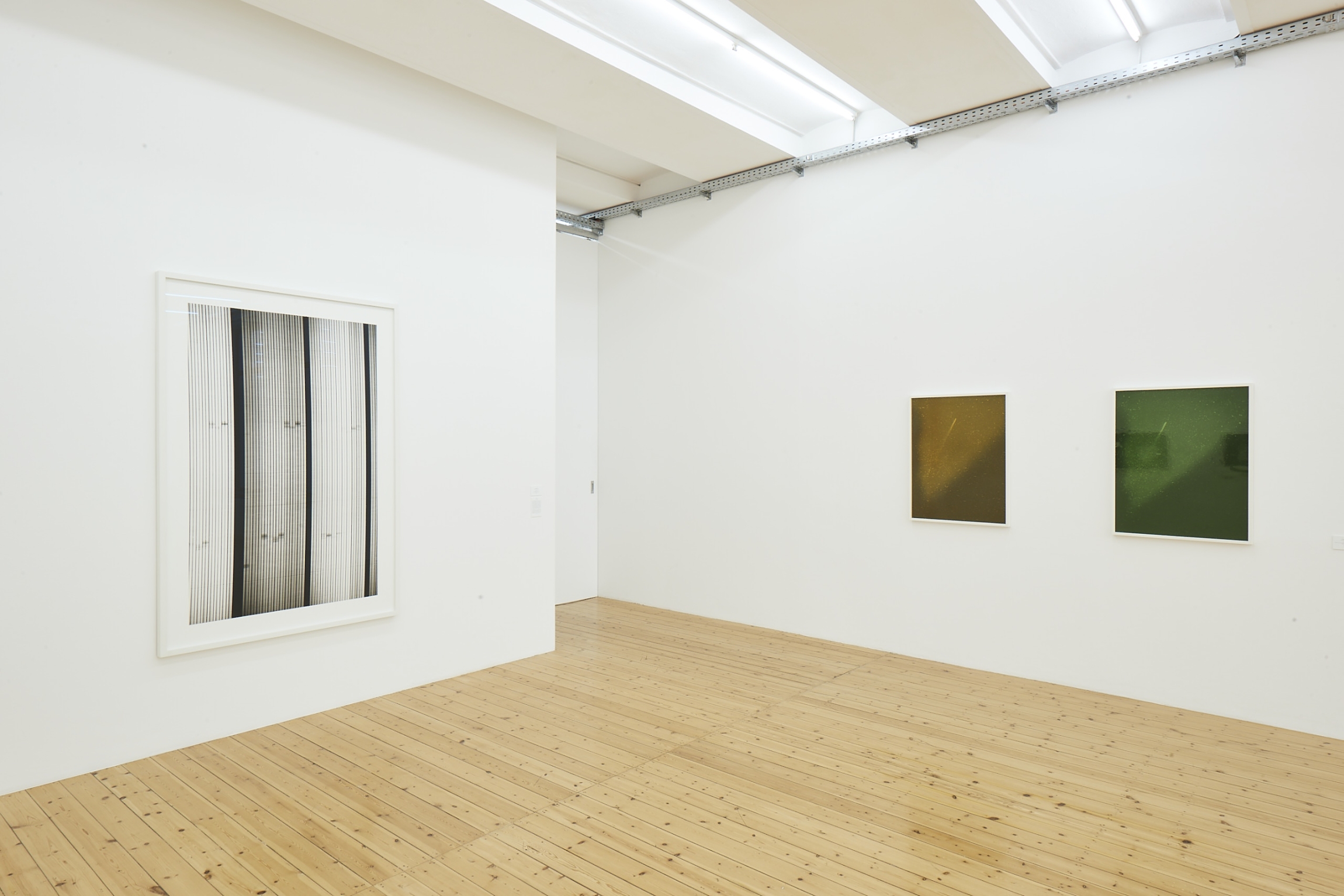 Mac Adams & Dove Allouche: Das unsichtbare Bild, Exhibition view Sfeir-Semler Gallery Hamburg 2021