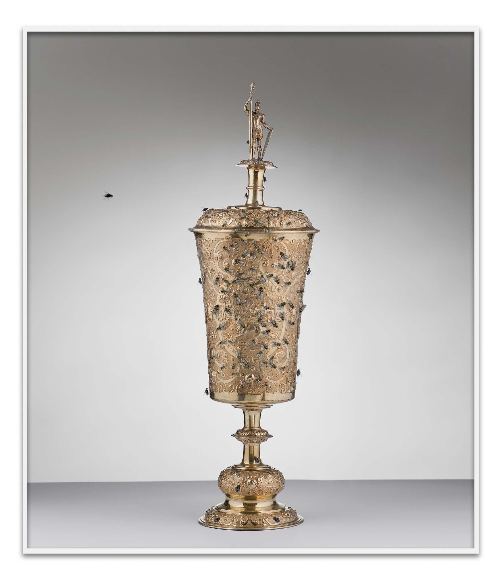 Walid Raad, The Gold and Silver, Flies_DEC0826_2021, Inkjet print, 59,94 x 51,81 cm, 5+2 AP
