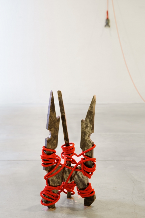 Timo Nasseri, Silverblack-Red, 2019, Glazed ceramics and rope, 50 x 21 x 21 cm