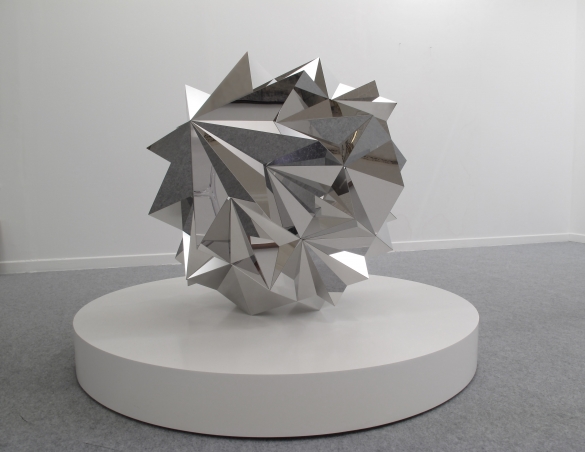 Timo Nasseri, Parsec #15, 2009, Stainless steel, 105 x 95 x 95 cm, Edition 3 + 1 AP