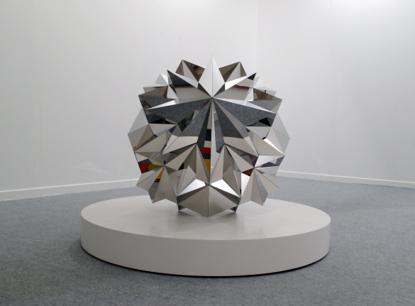 Timo Nasseri, Parsec #15, 2009, Stainless steel, 105 x 95 x 95 cm, Edition 3 + 1 AP