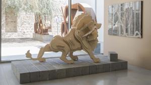 Gaza Zoo Lion, 2017, Wood, 200 x 140 x 60 cm, Ed. 3 + 2 AP