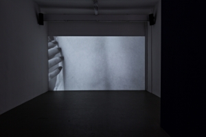 Sung Tieu, Memory Dispute, 2017, HD video and sound, 22:42 min, Exhibition view Sfeir Semler Gallery Hamburg, 2017