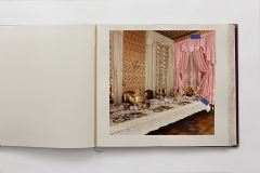 Walid Raad, Epilogue VI: The Curtains, 2021, 2_elodiegrethen-TBA21-1957, Inkjet print, 59,69 x 87,63 cm, 1+1 AP